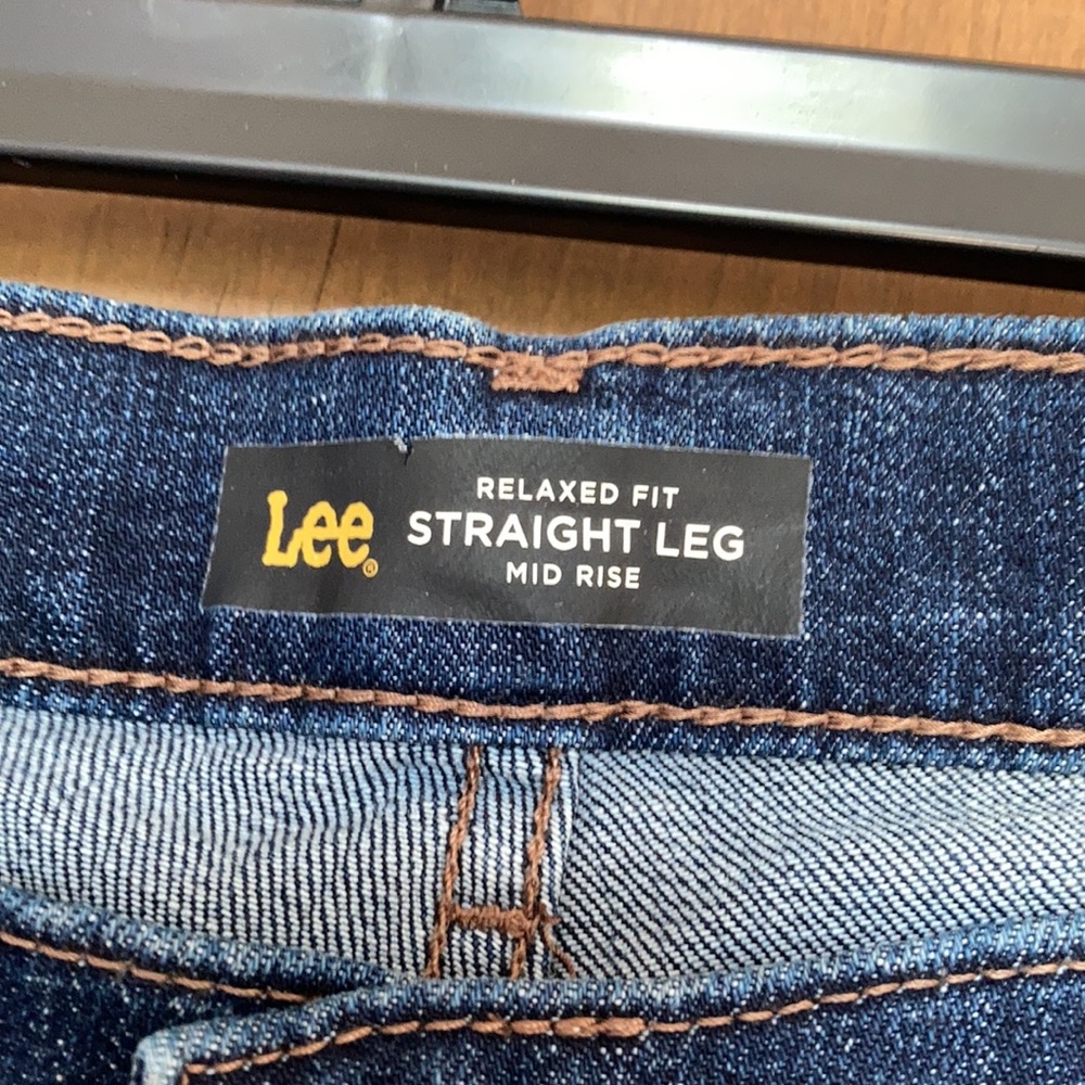 Lee jean midrise relaxed fit straight leg jean 16 short - Picture 9 of 17